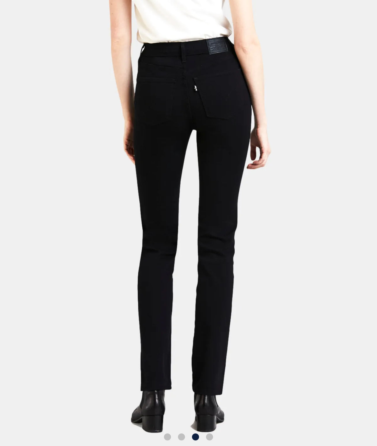 Jean LEVI’S slim straight color negro