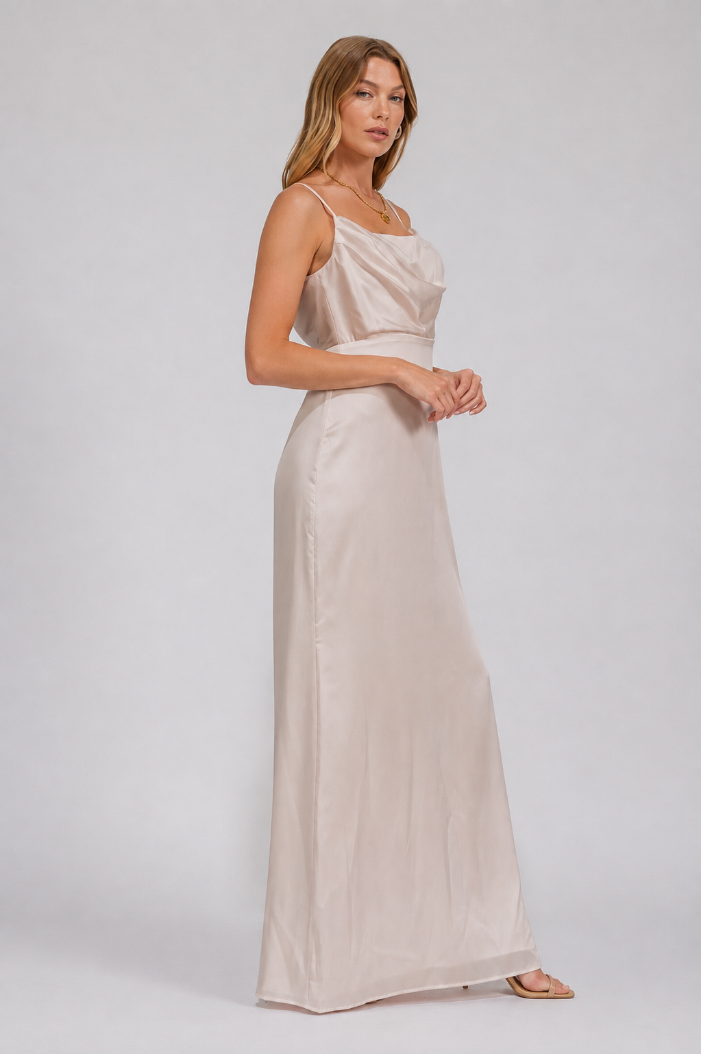 Vestido beige elegante