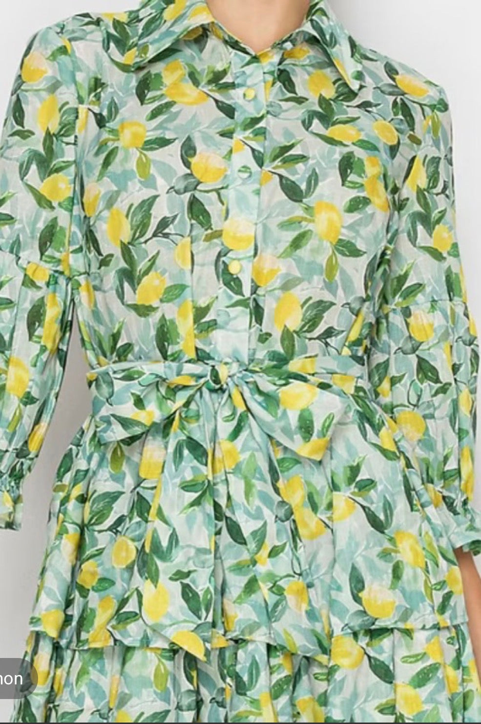 Vestido verde de vuelos con cinta