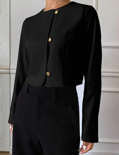 Chaqueta corta color negro