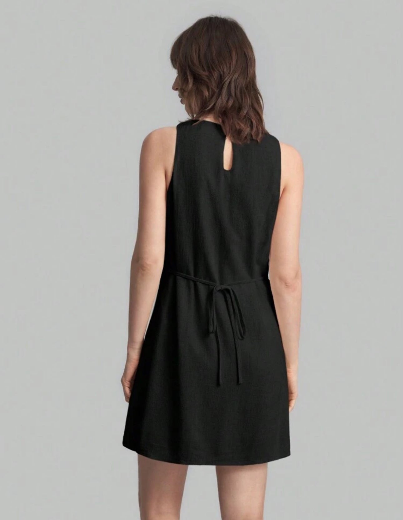 Vestido negro corto de lino
