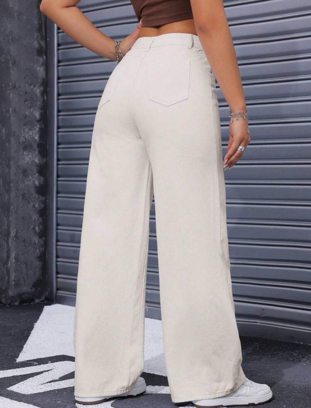 Pantalon beige de mezclilla pierna ancha