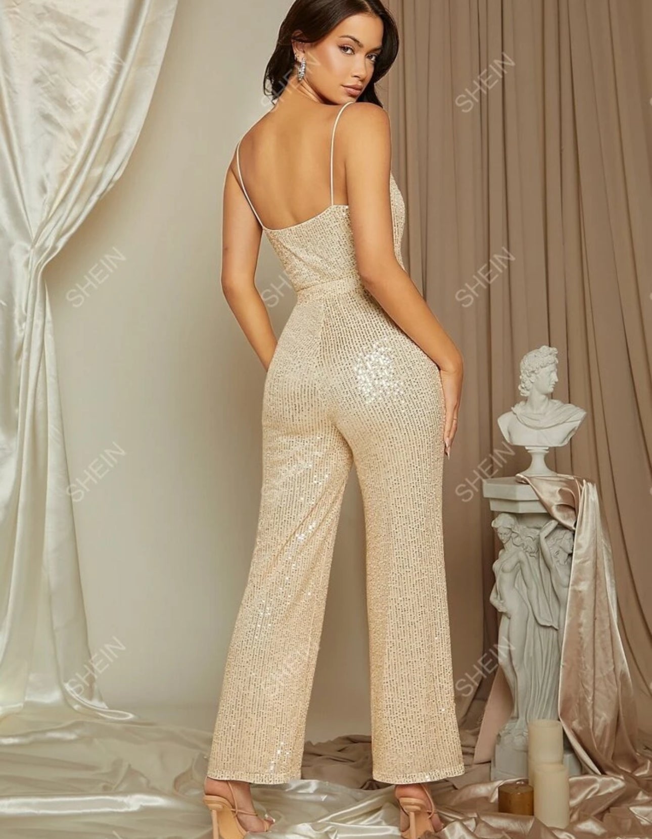 Jumpsuit dorado con lentejuelas
