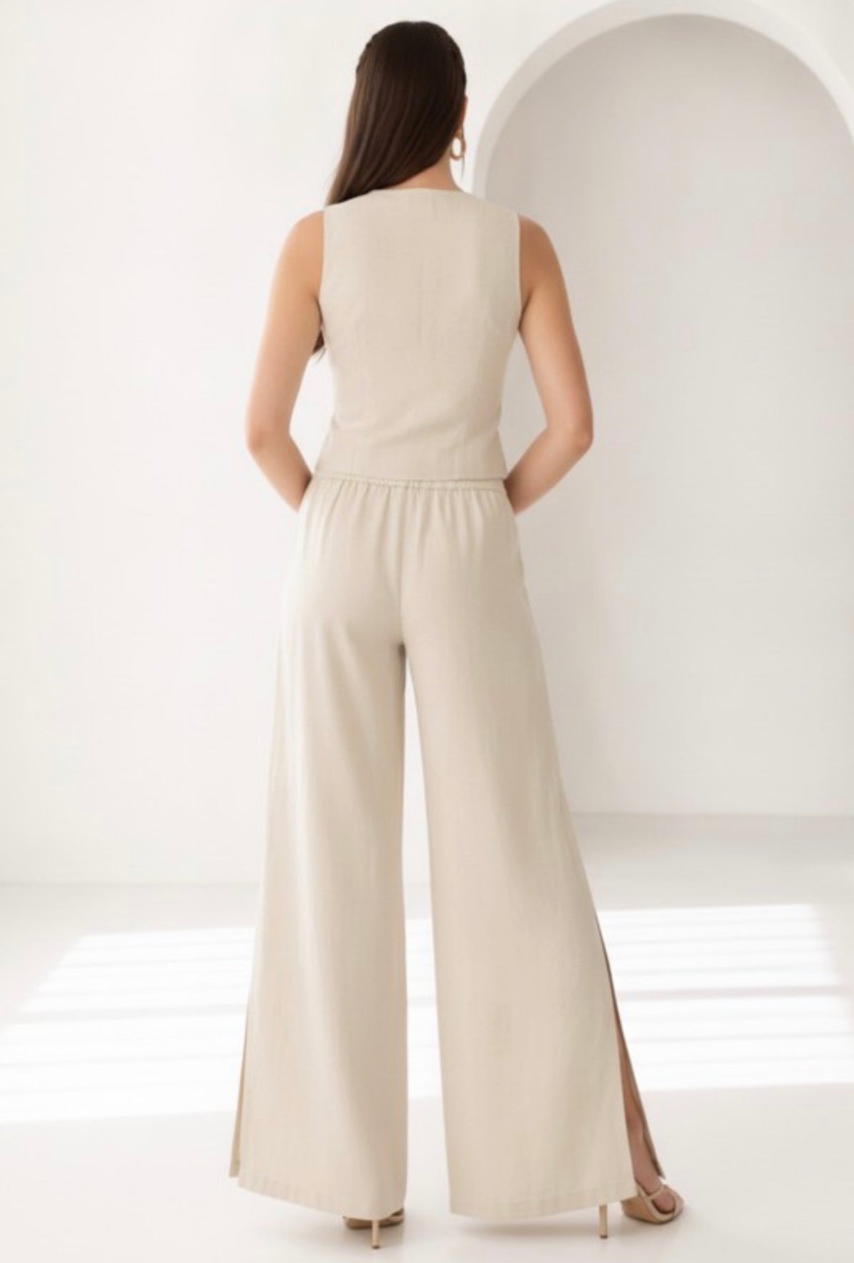 Conjunto beige: camisa y pantalón