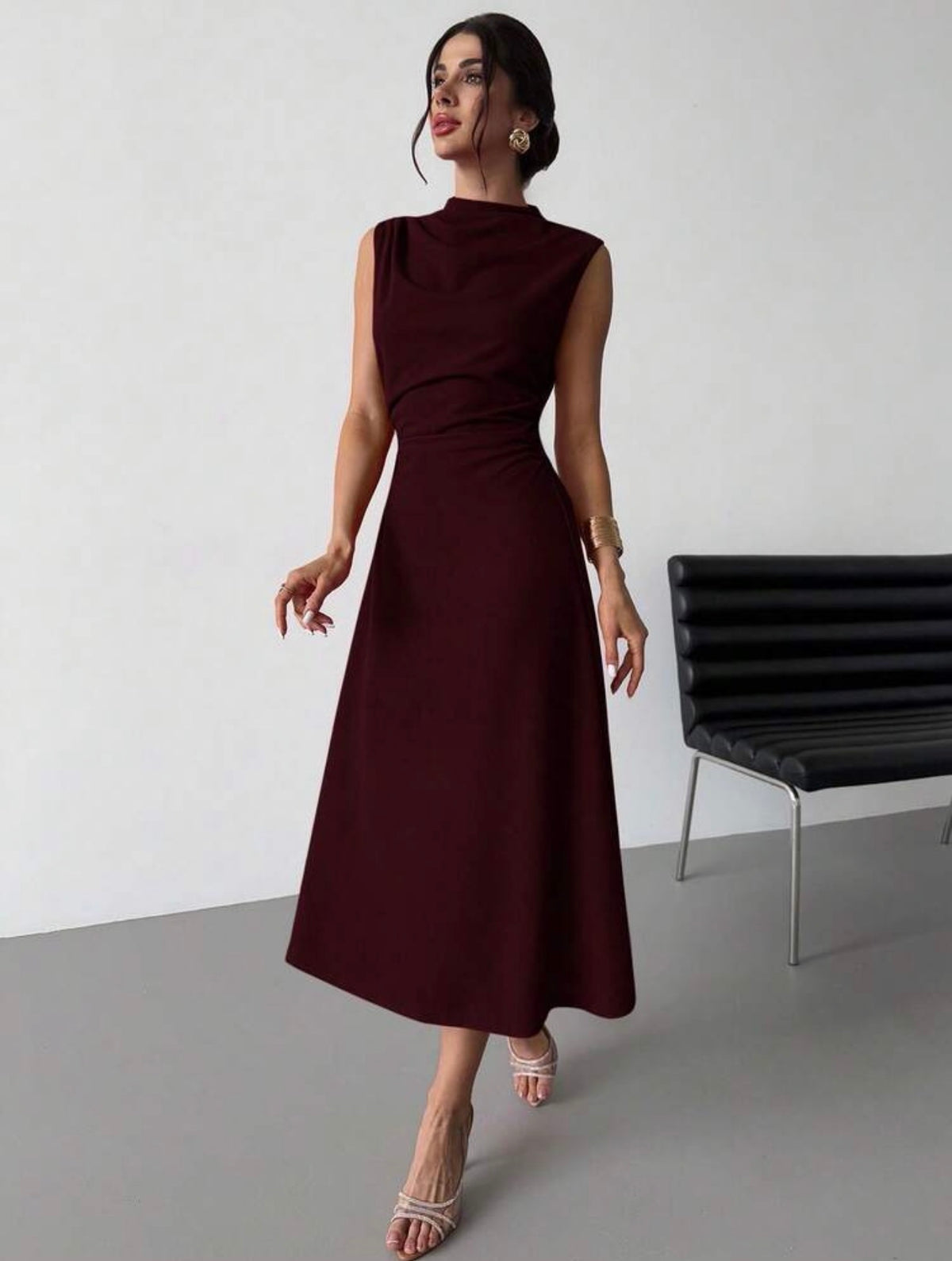 Vestido rojo oscuro largo plisado