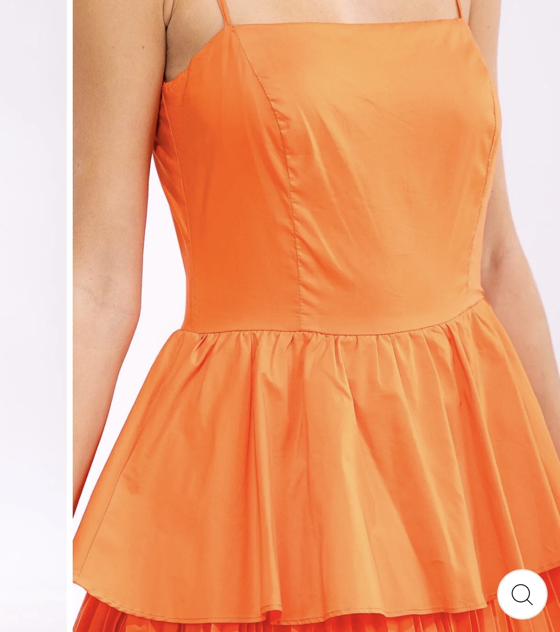 Vestido anaranjado de vuelos