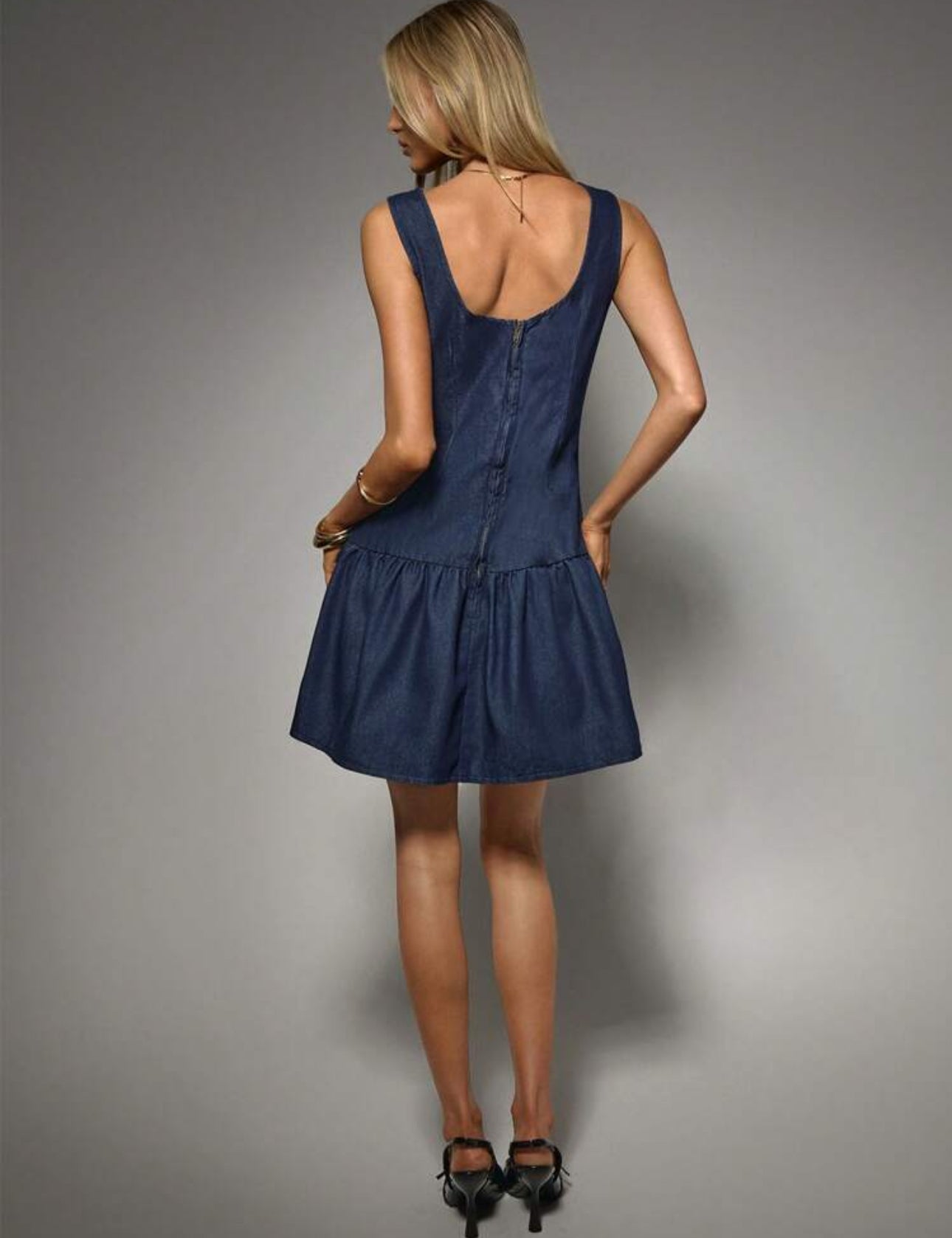 Vestido vaquero corto color azul oscuro