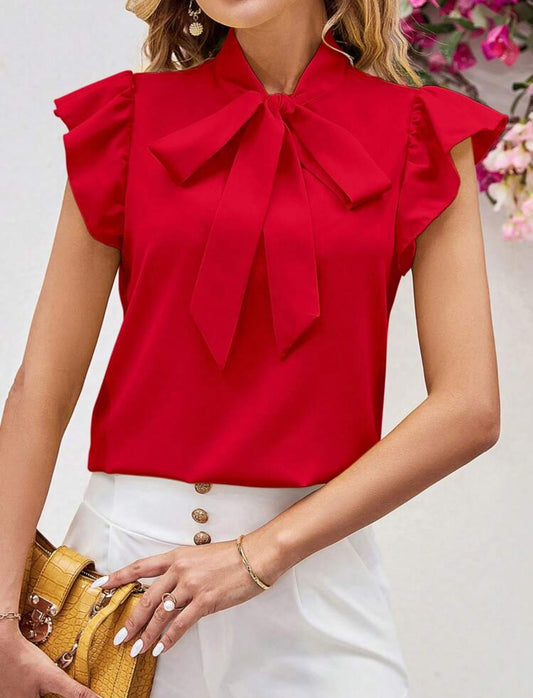 Camisa roja con lazo