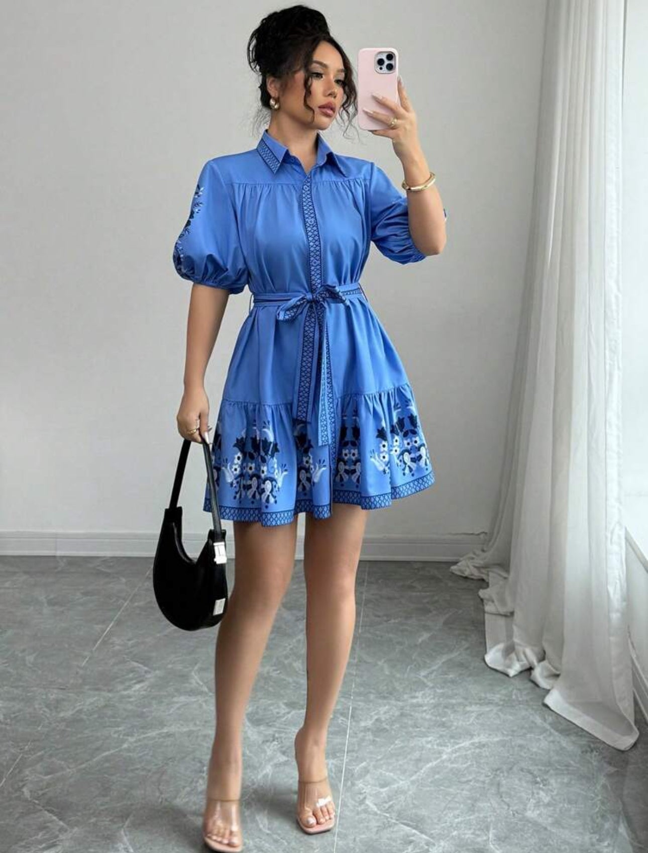 Vestido azul corto con mangas