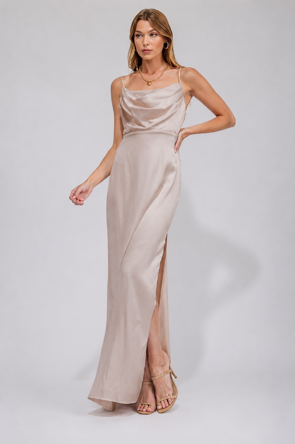 Vestido beige elegante