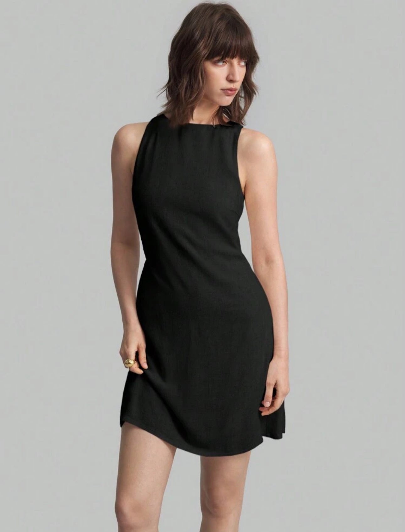 Vestido negro corto de lino
