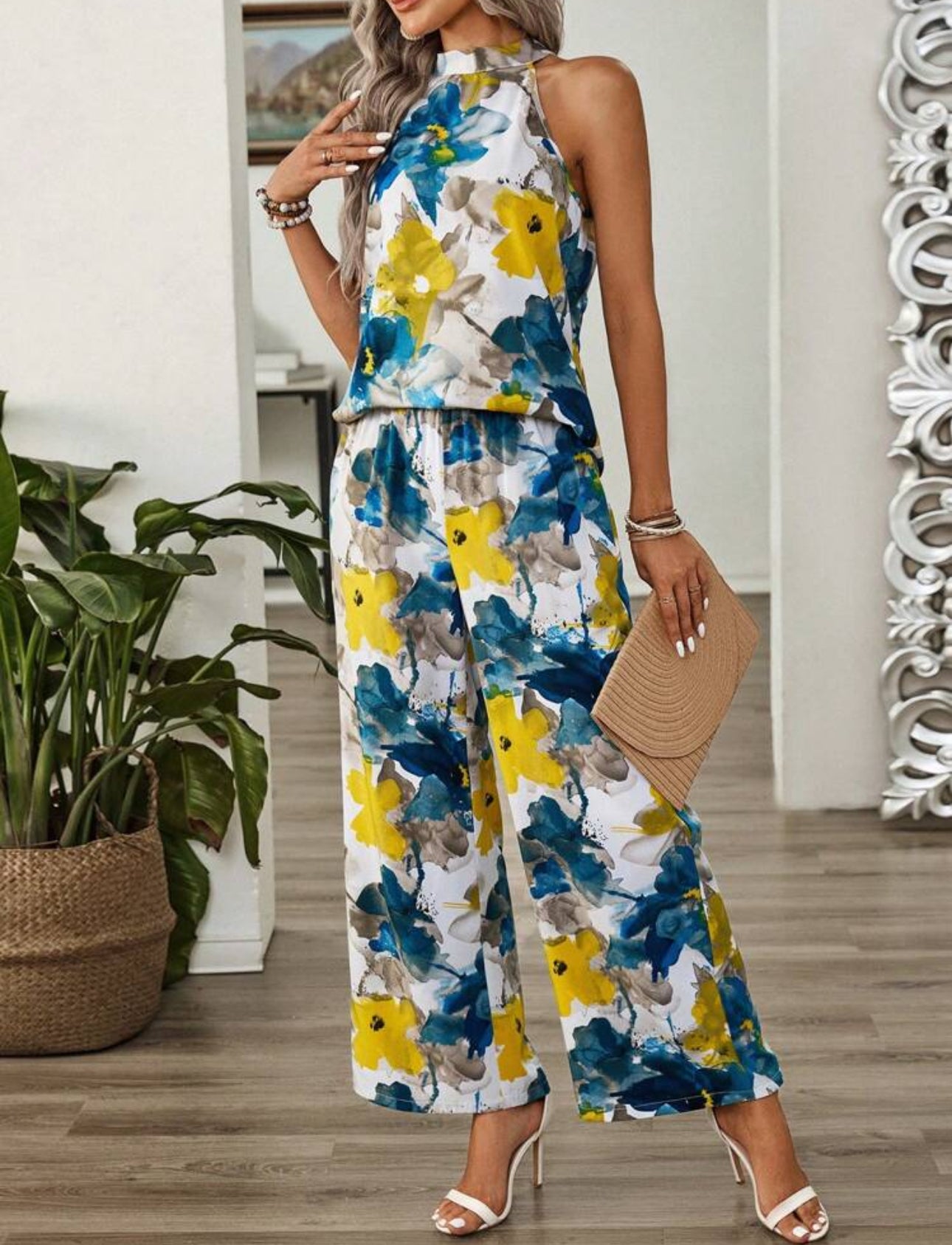 Conjunto floreado azul y amarillo
