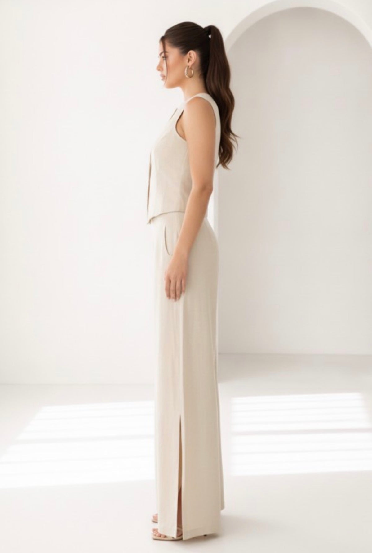 Conjunto beige: camisa y pantalón