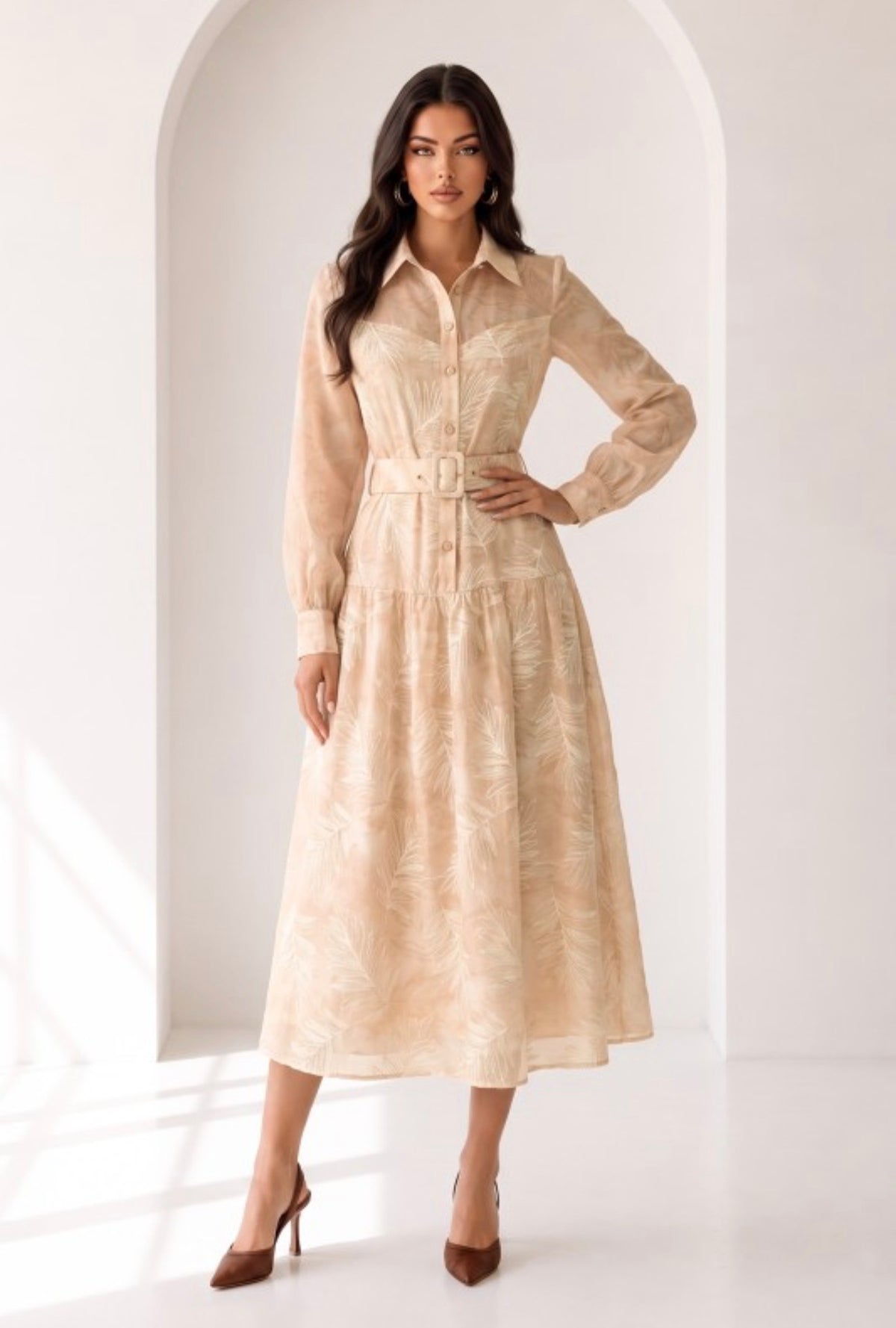 Vestido beige con faja