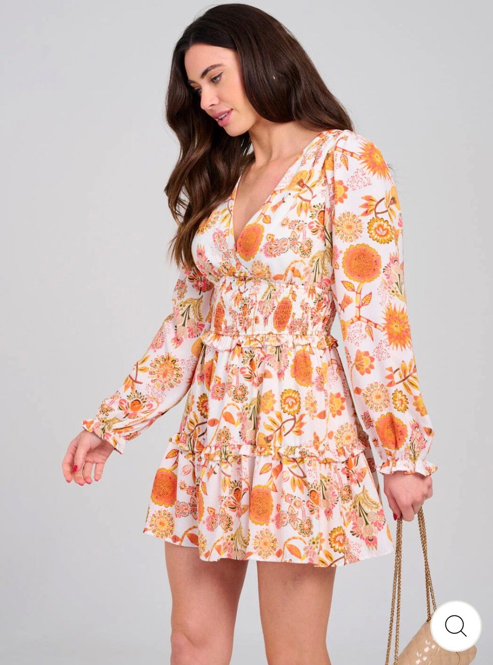 Vestido anaranjado y blanco corto manga larga