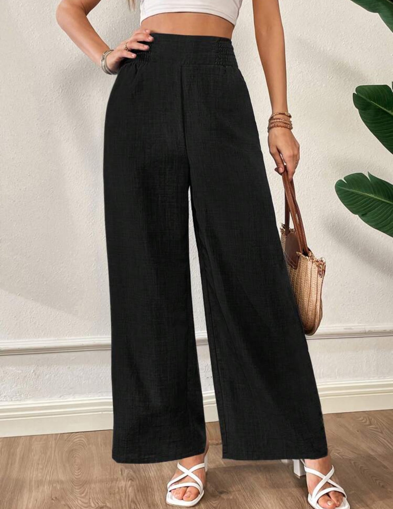 Pantalón negro con elástico en cintura
