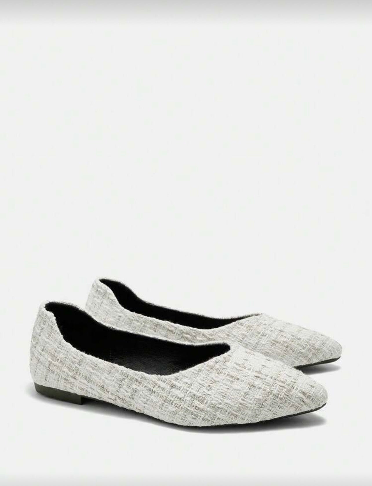 Zapatos planos con detalles plateados