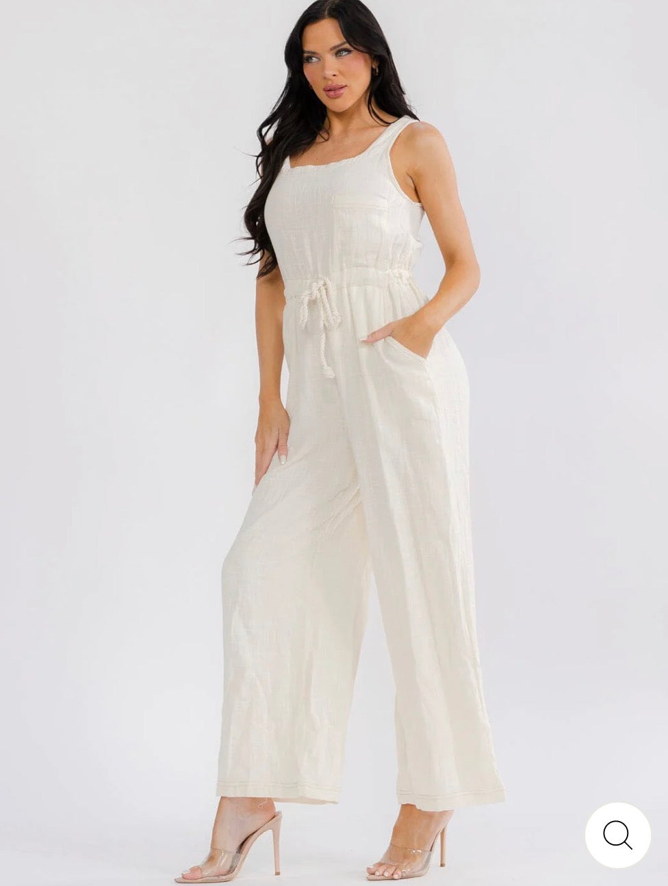 Jumpsuit beige con bolsillos wide leg