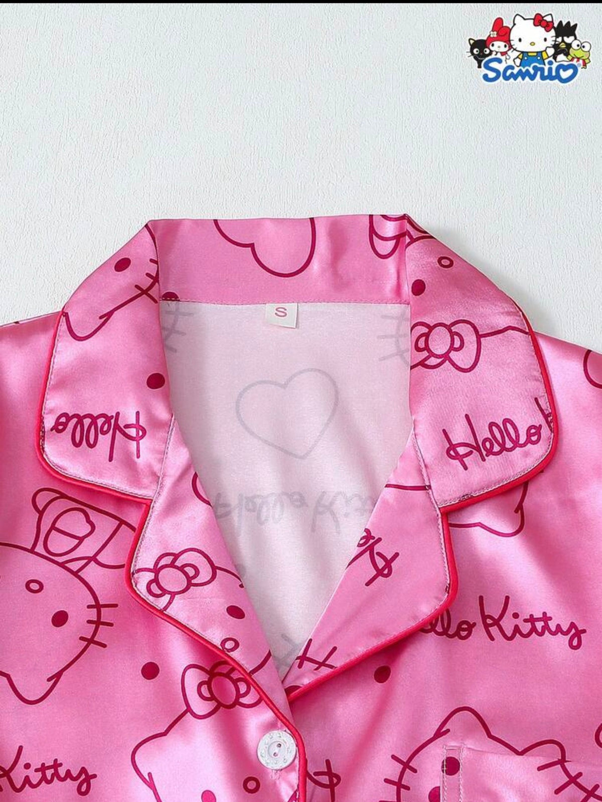 Pijama Hello Kitty rosada satinada 3 piezas
