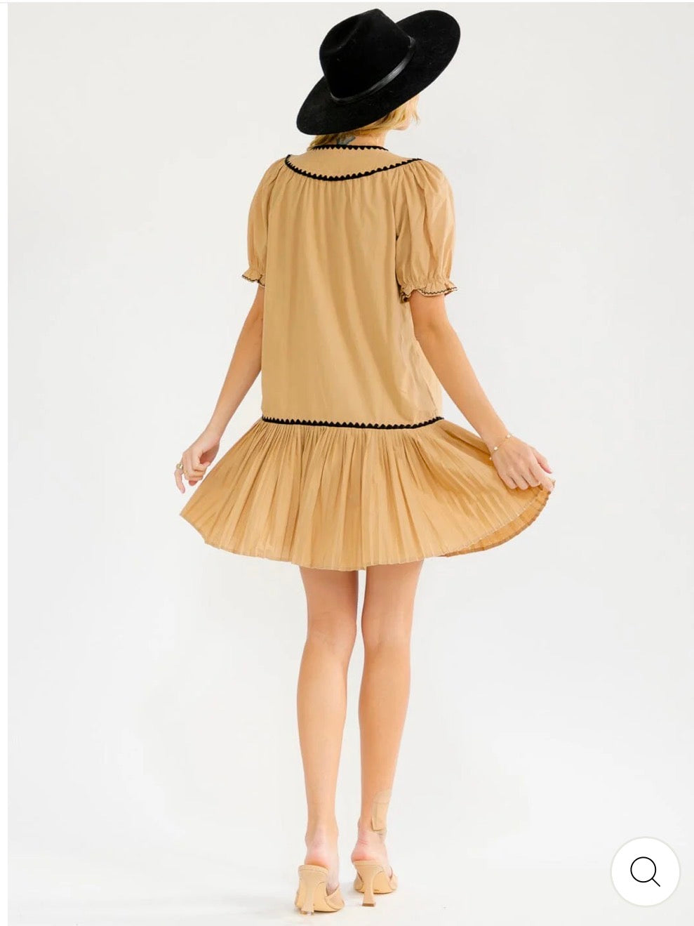 Vestido beige corto puff