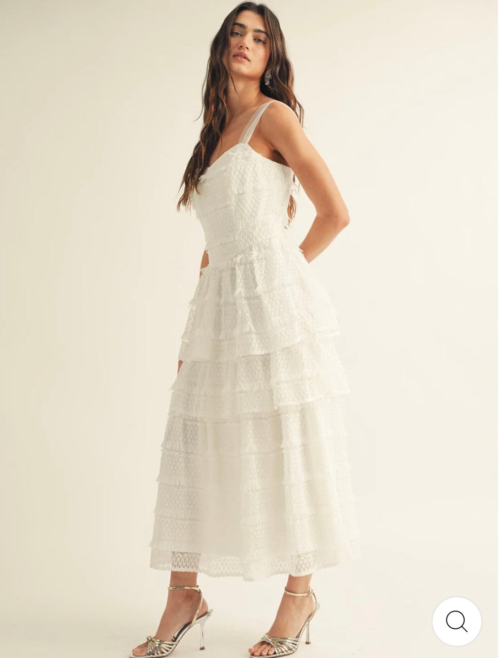 Vestido blanco maxi de tirantes y vuelos