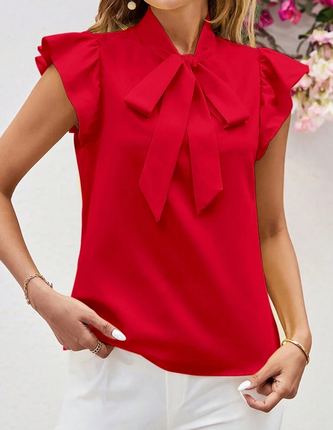 Camisa roja con lazo