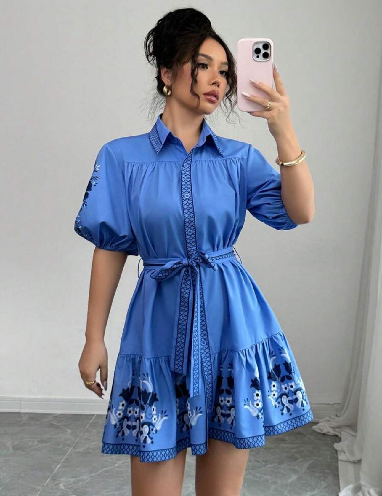 Vestido azul corto con mangas