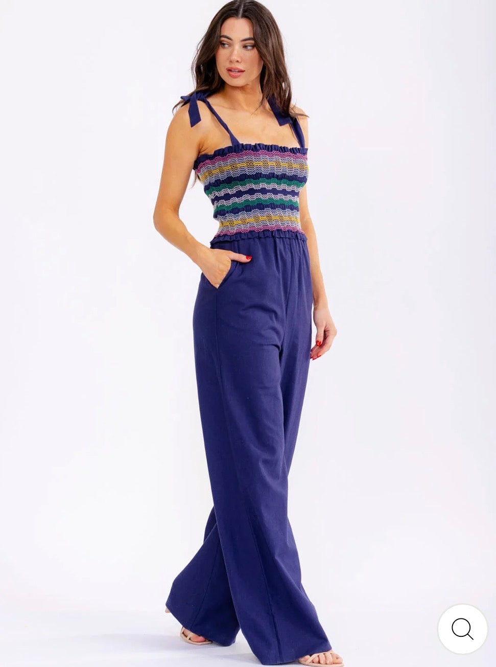 Jumpsuit azul de pierna ancha con cintura smock y escote cuadrado