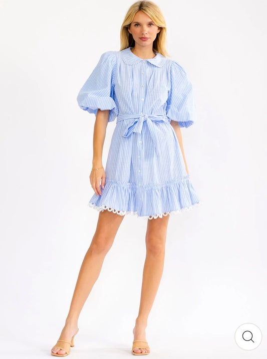 Vestido celeste corto con cinta