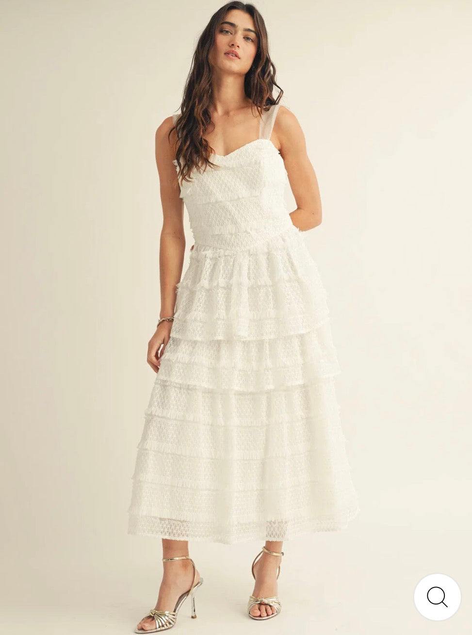 Vestido blanco maxi de tirantes y vuelos