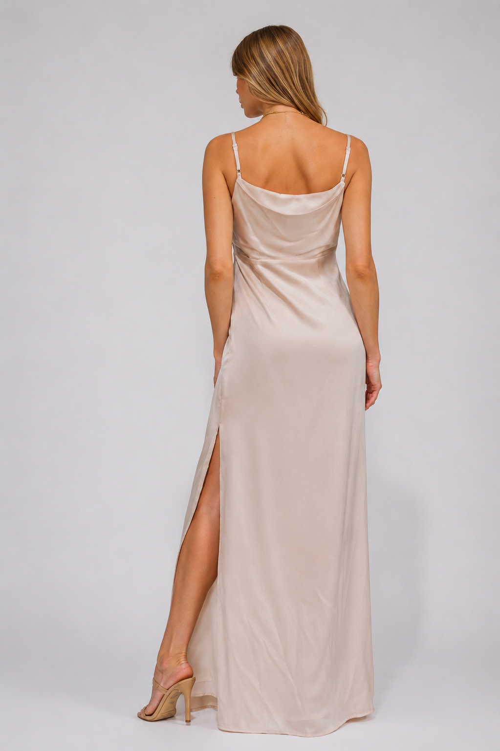 Vestido beige elegante