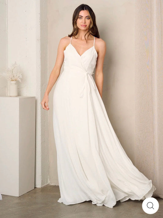 Vestido blanco elegante de  tirantes