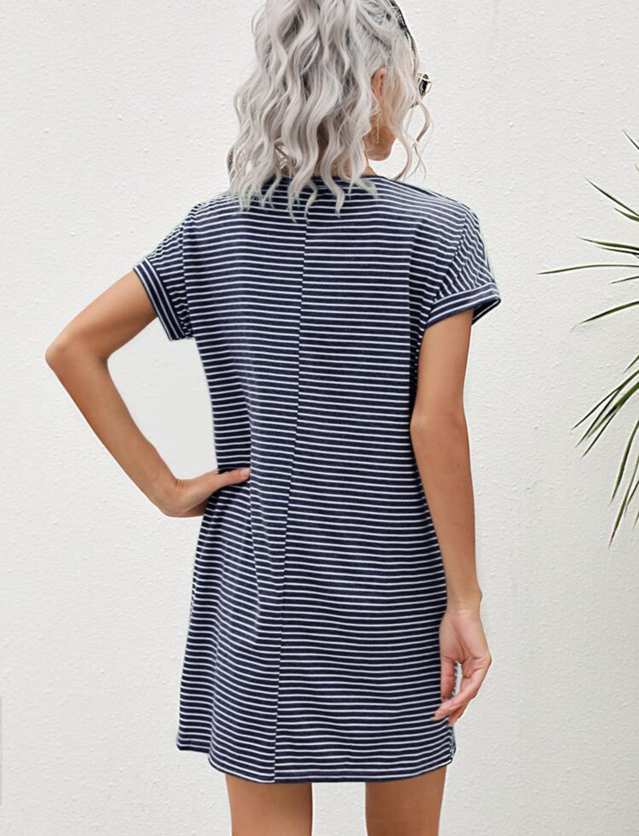 Vestido estilo camiseta con estampado de rayas
