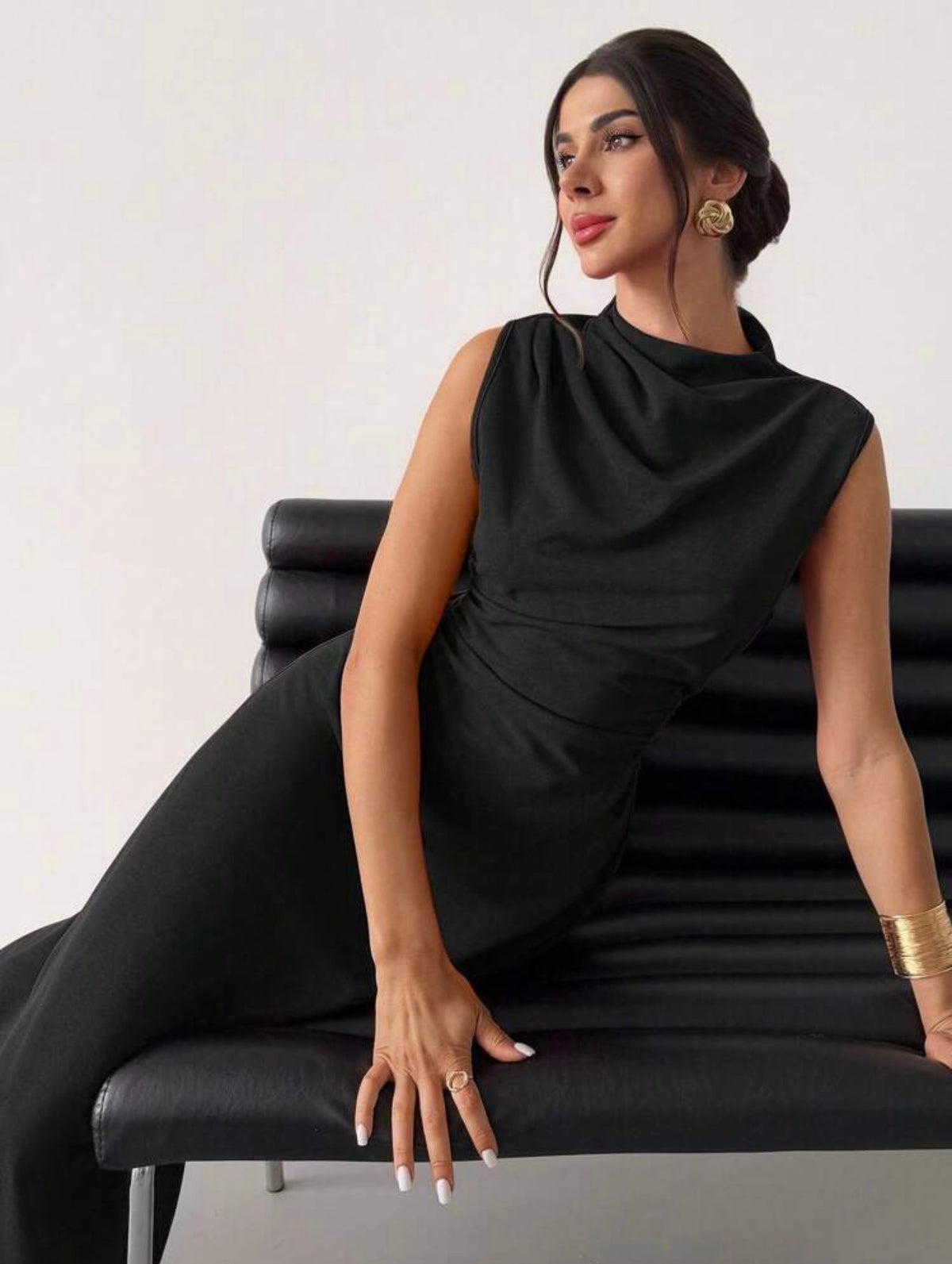 Vestido negro plisado largo