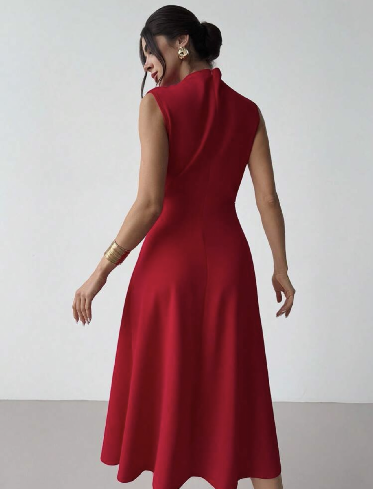 Vestido rojo largo elegante plisado