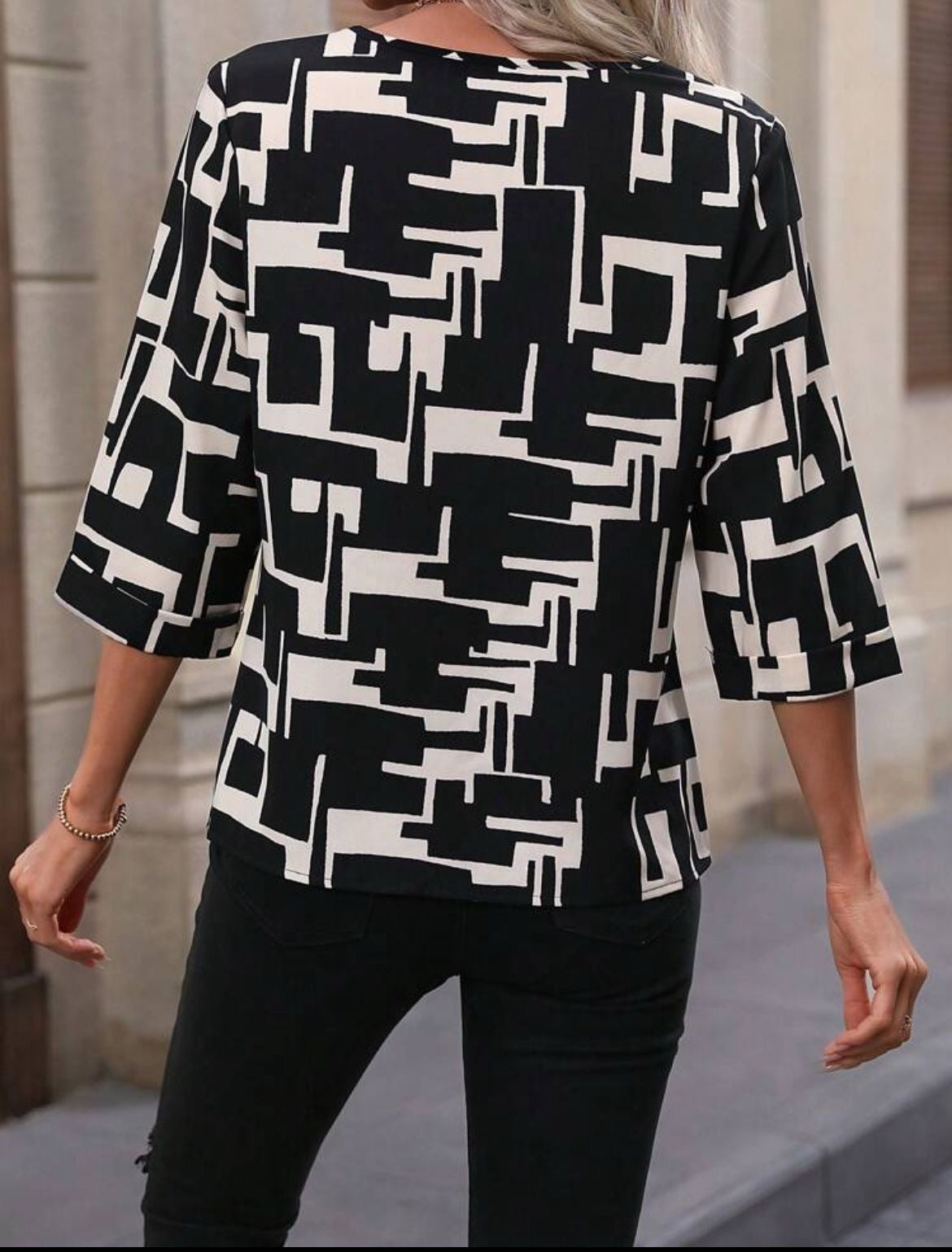 Camisa negra con beige