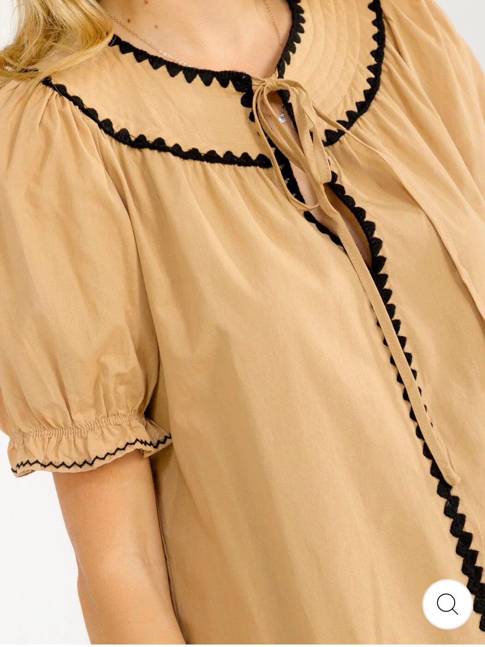 Vestido beige corto puff
