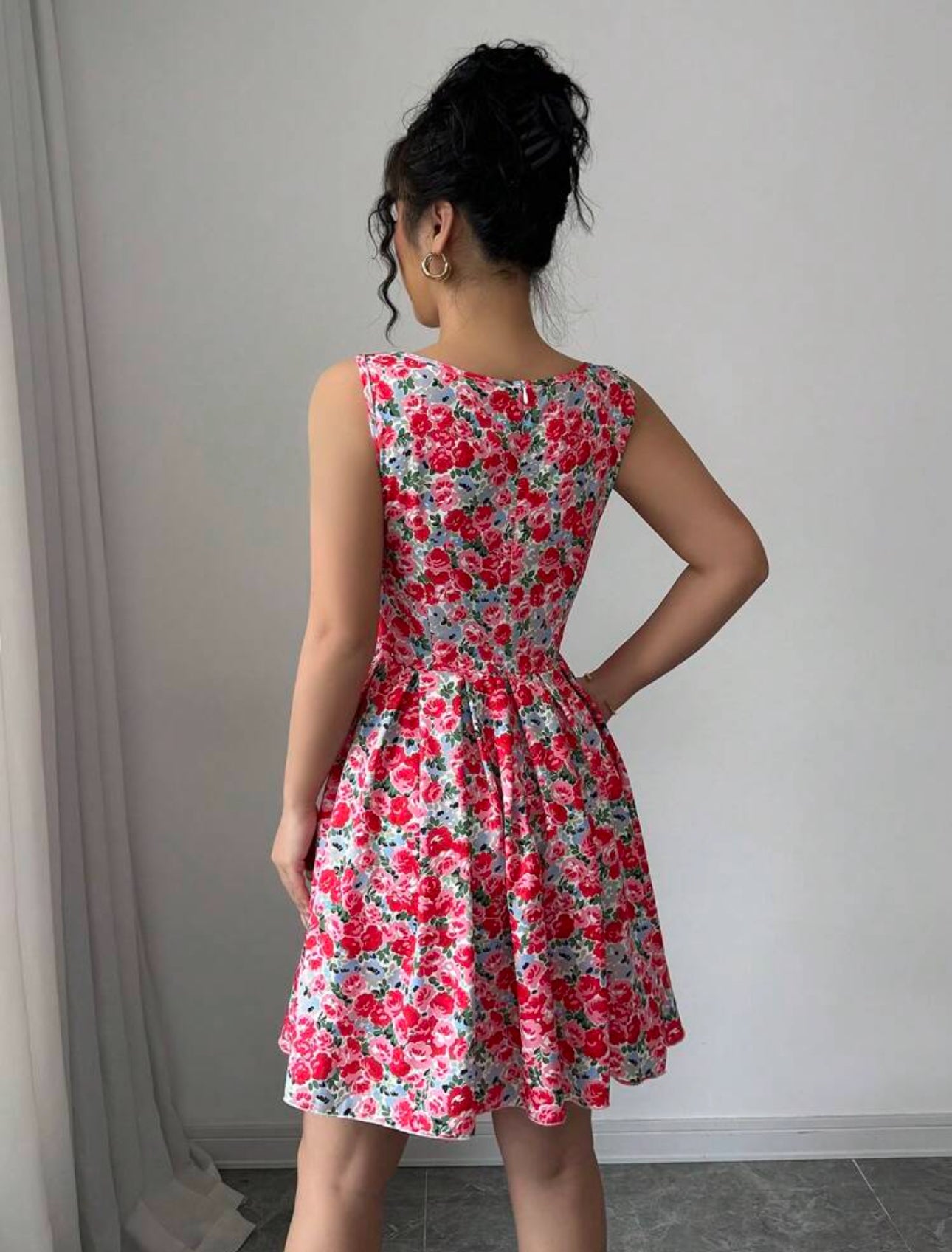 Vestido rosado corto estampado floral