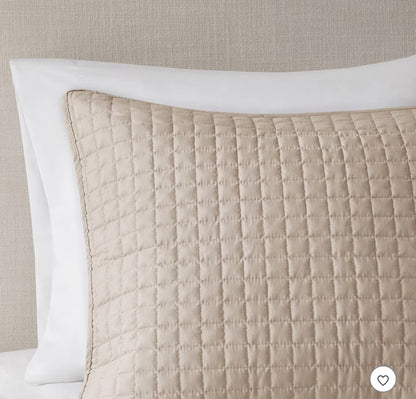 510 design Trace Reversible Coverlet Set. Beige. 3 piezas. KING