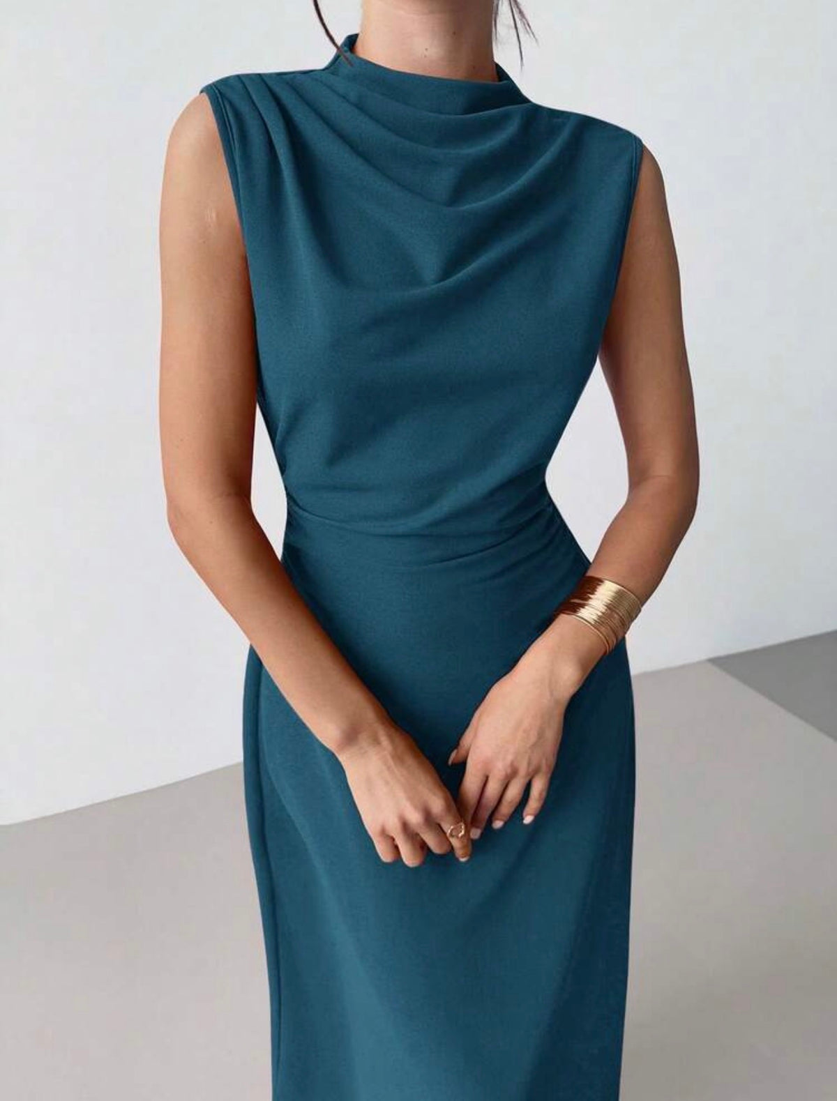 Vestido verde plisado