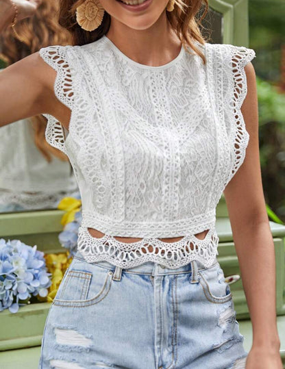 Blusa blanca de verano con mangas de encaje