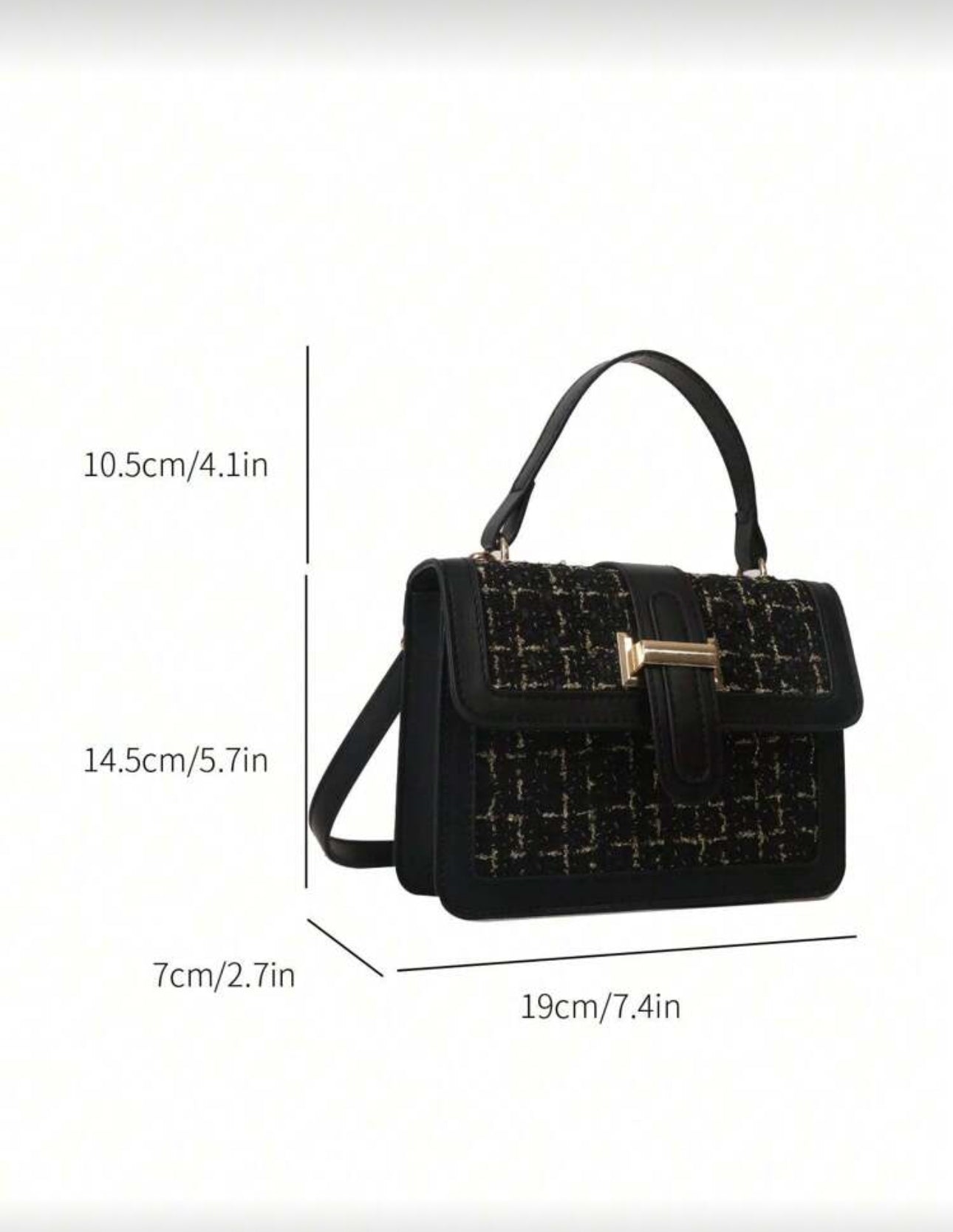 Cartera negra con líneas doradas