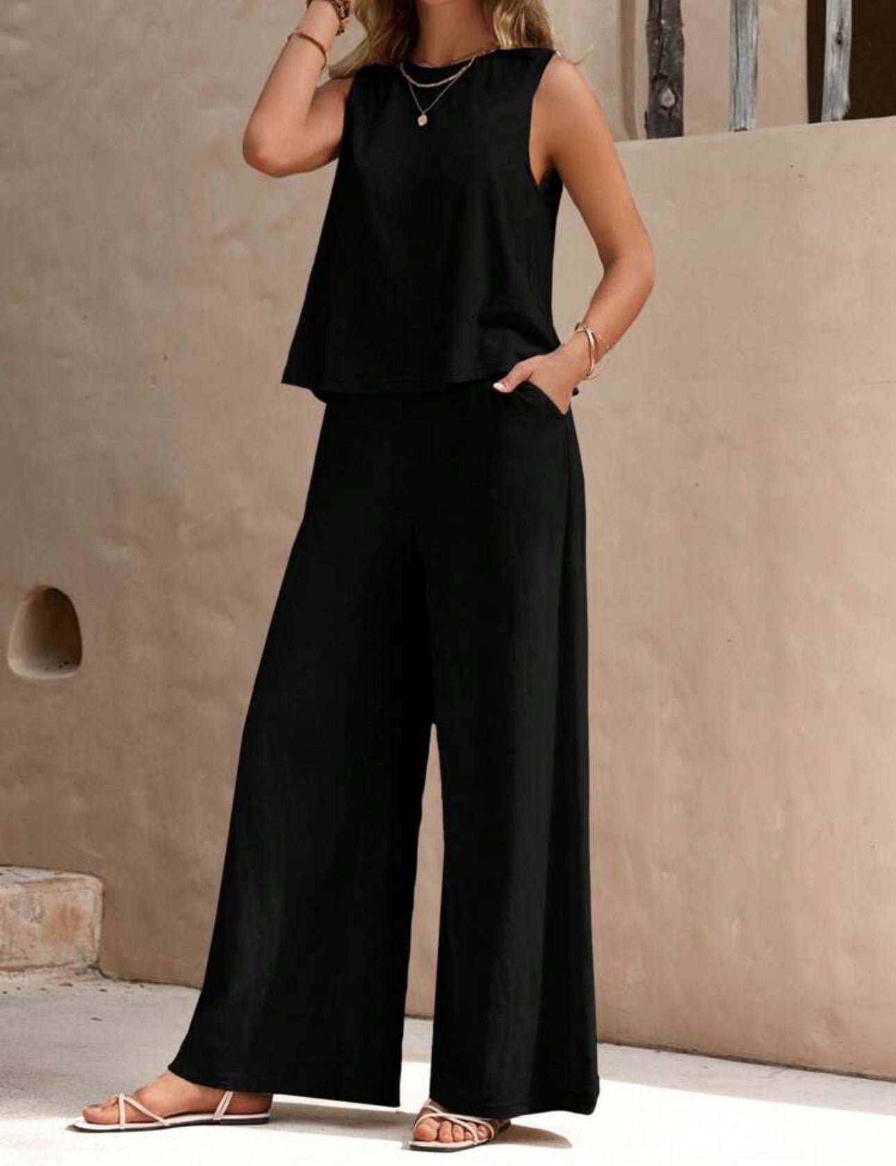 Conjunto negro: top y pantalón pierna ancha