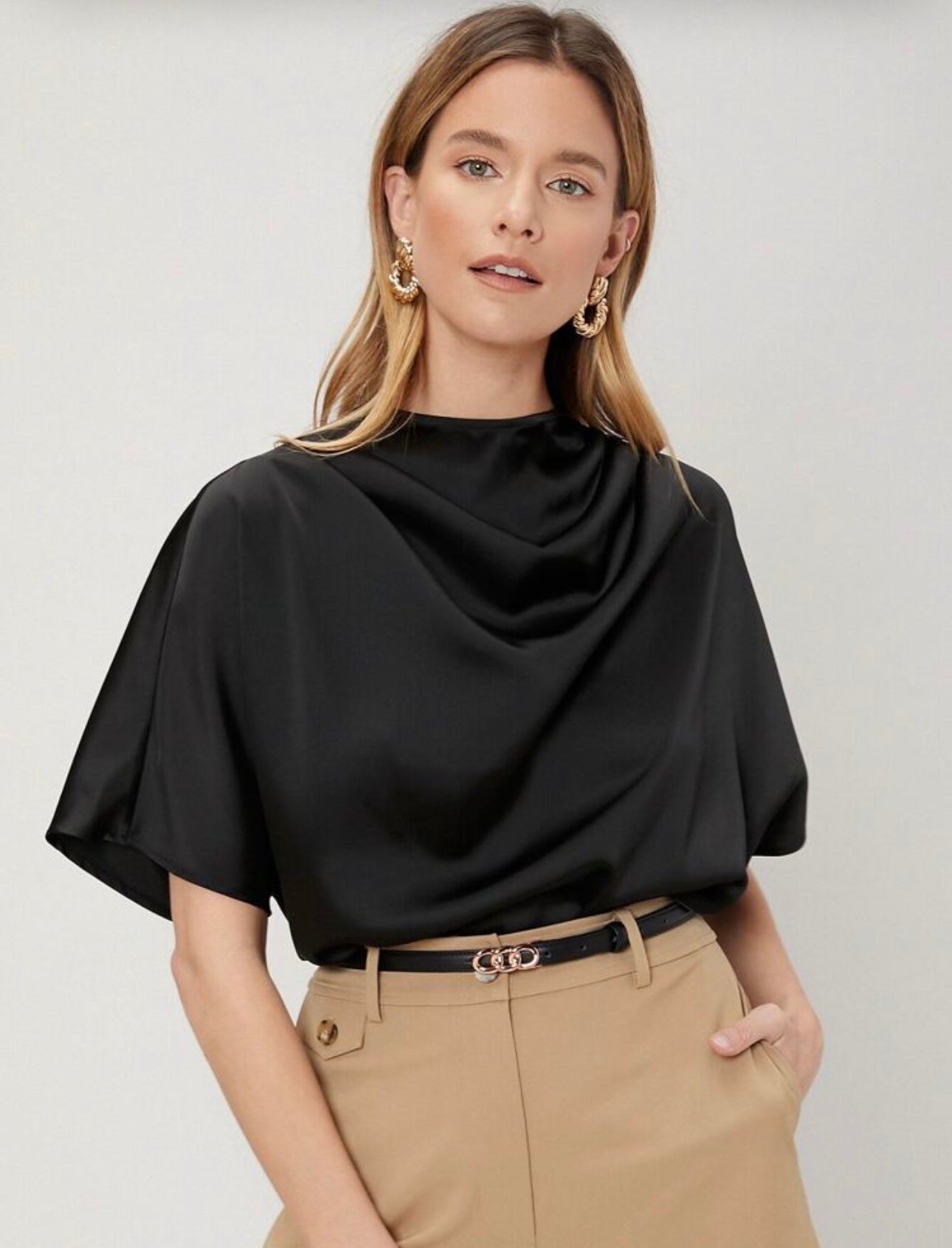Camisa formal con fruncido color negro