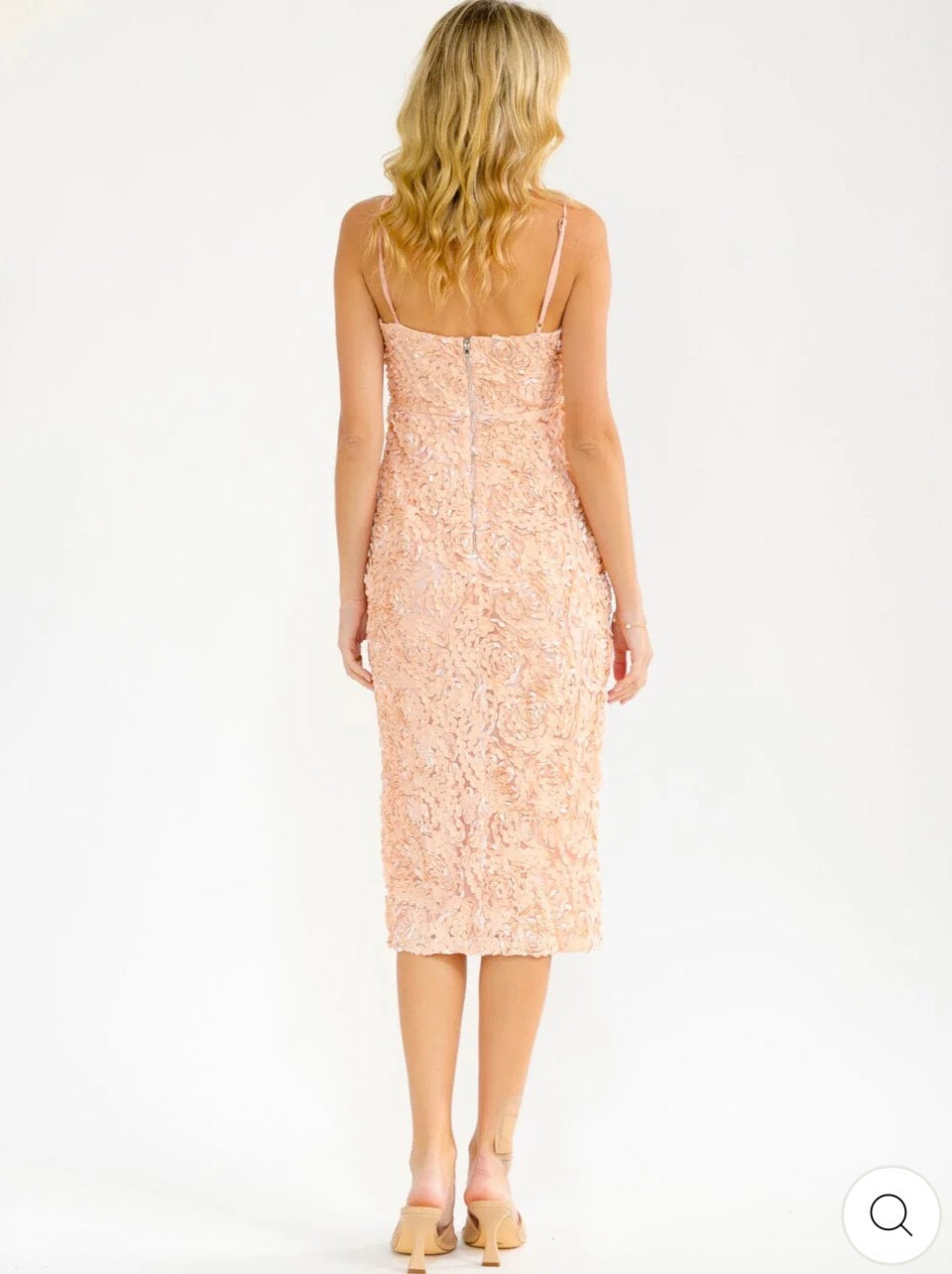 Vestido rosado midi floral sin mangas con abertura frontal