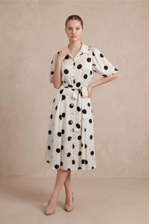 Vestido blanco polka dot