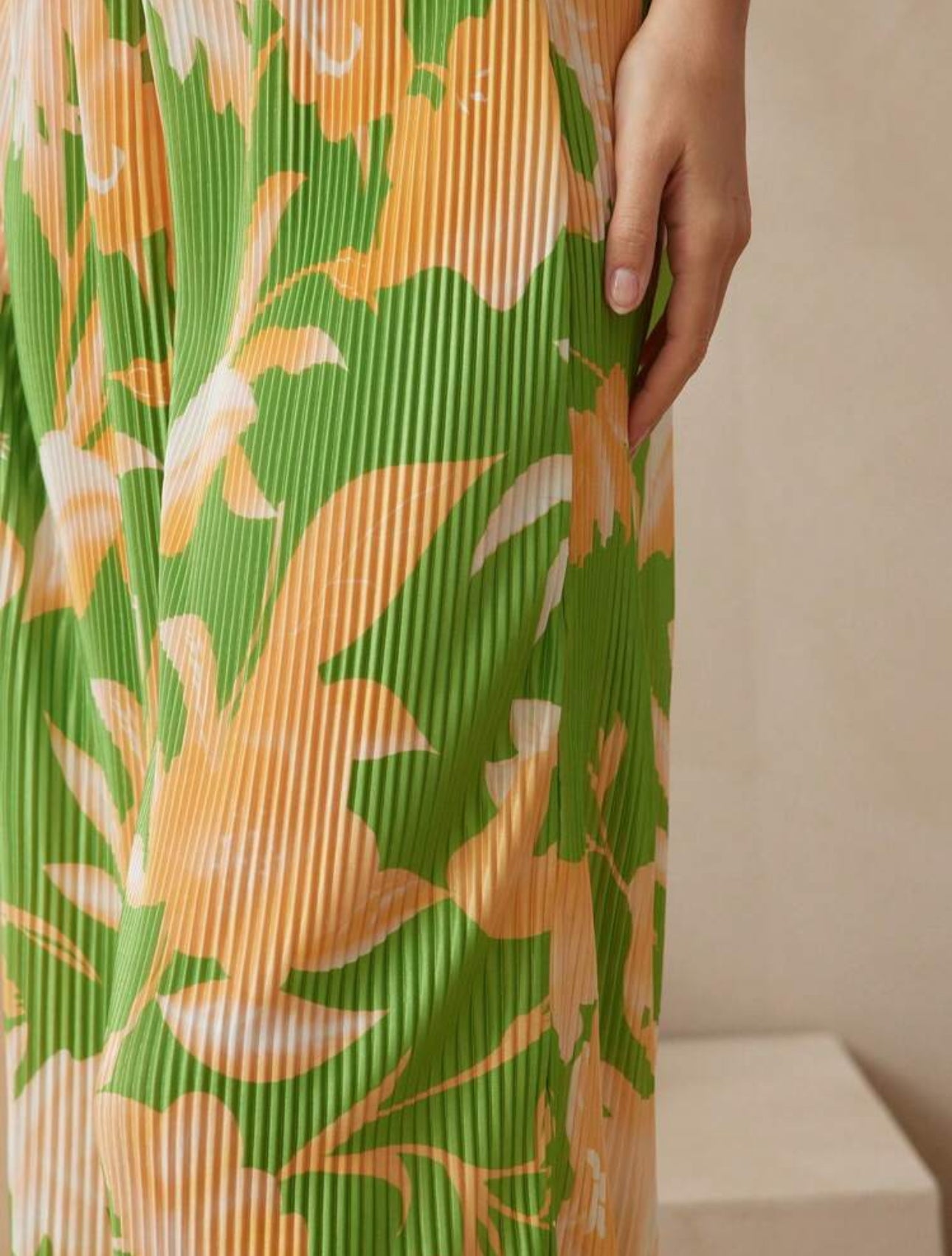 Jumpsuit plisado verde y anaranjado
