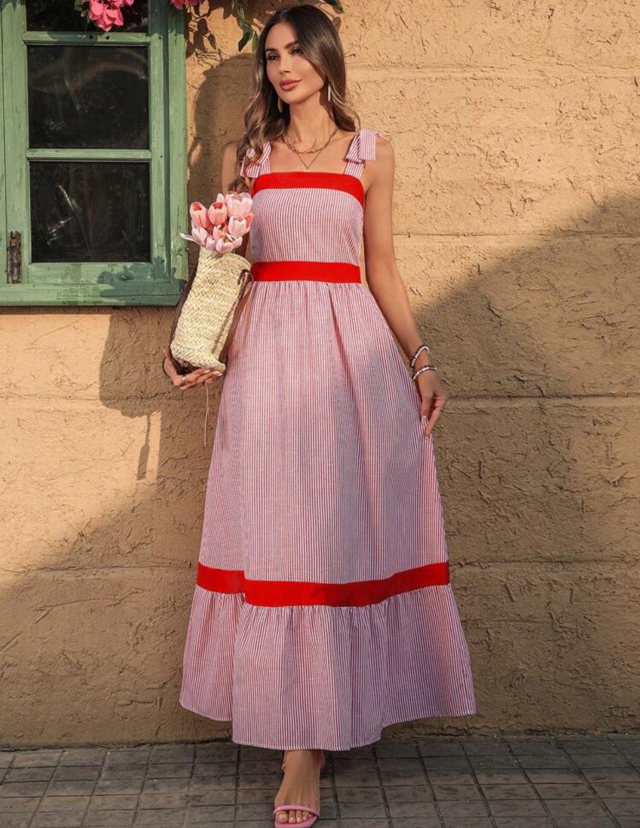 Vestido rosado cuadriculado y de tirantes
