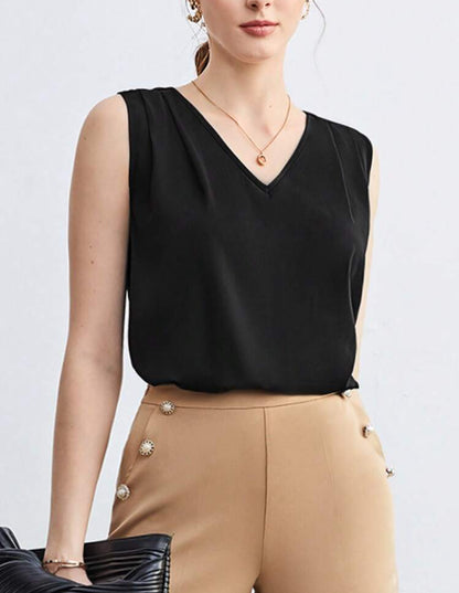 Camisa negra cuello V