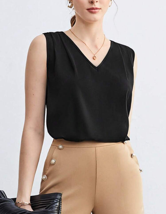Camisa negra cuello V
